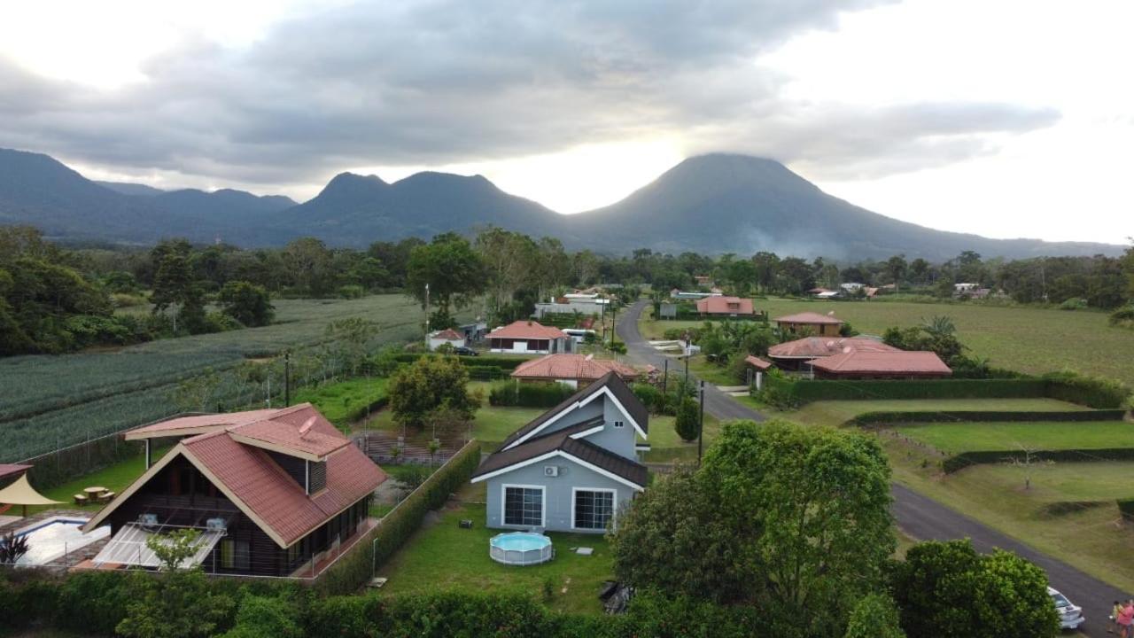 Casa De Las Rosas Volcan Arenal La Fortuna Bagian luar foto